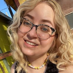 Meet your Posher, Ava